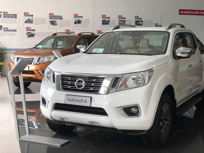 nissan-navara-2021-giam-gia-70tr%20(4).jpg