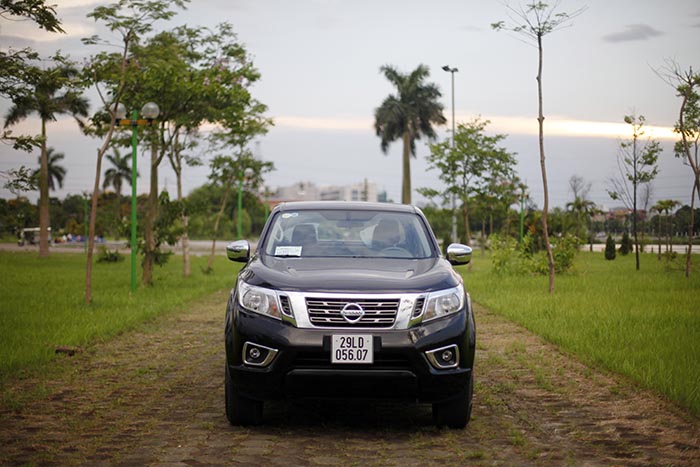 Nissan-navara-el-khang-dinh-dang-cap-bang-nhung-trai-nghiem-xung-tam-5