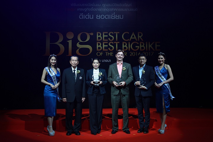 Nissan Navara đạt danh hiệu “Chiếc bán tải tốt nhất năm 2017” tại Thái Lan
